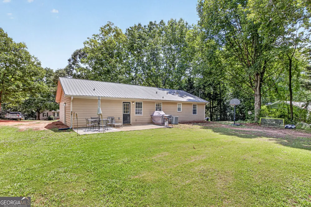 216 Brooks LN Winder, GA 30680