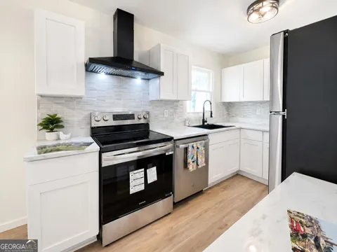 898 Verona DR