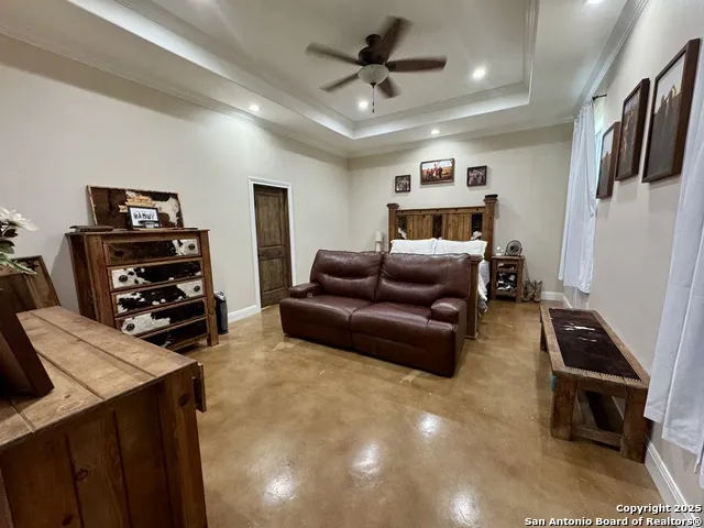 16489 Fm 472 Devine, TX 78016