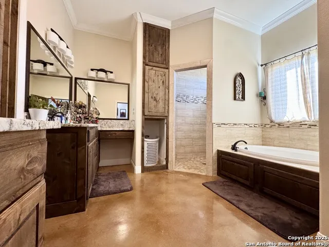 16489 Fm 472 Devine, TX 78016