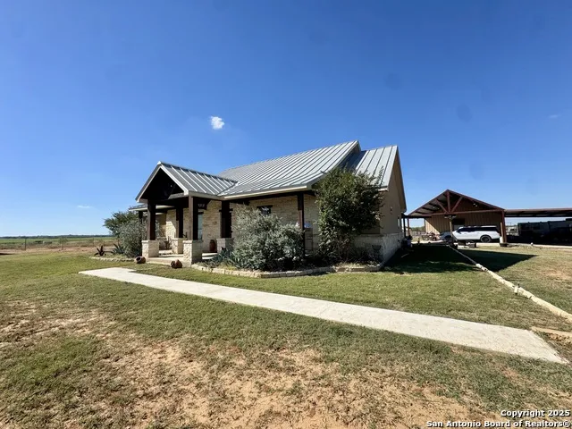 16489 Fm 472 Devine, TX 78016