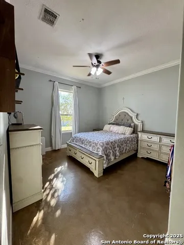 16489 Fm 472 Devine, TX 78016