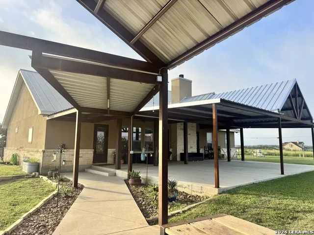 16489 Fm 472 Devine, TX 78016
