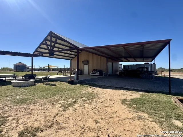 16489 Fm 472 Devine, TX 78016
