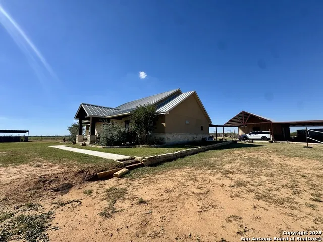 16489 Fm 472 Devine, TX 78016