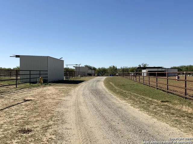 16489 Fm 472 Devine, TX 78016