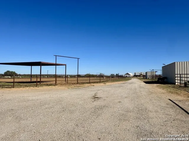 16489 Fm 472 Devine, TX 78016