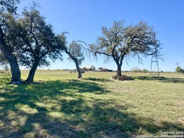 16489 Fm 472 Devine, TX 78016