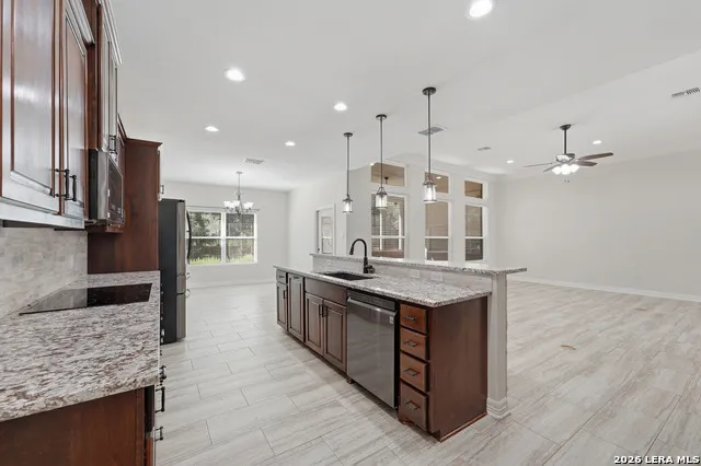 123 Tomahawk Seguin, TX 78155