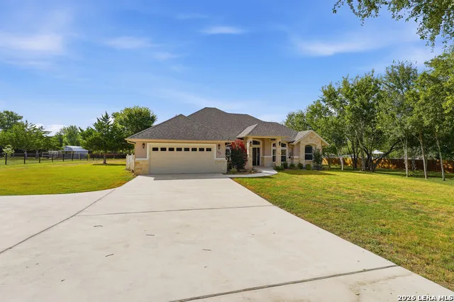 123 Tomahawk Seguin, TX 78155