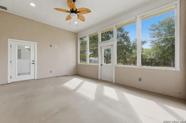 123 Tomahawk Seguin, TX 78155