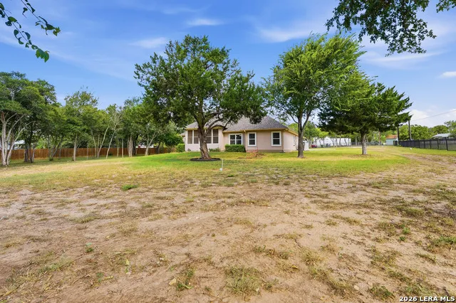 123 Tomahawk Seguin, TX 78155
