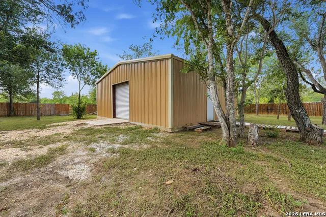 123 Tomahawk Seguin, TX 78155