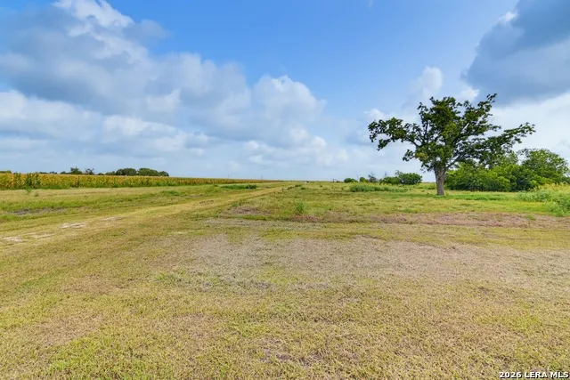 1025 Link Seguin, TX 78155