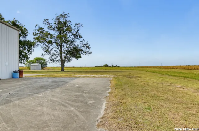 1025 Link Seguin, TX 78155