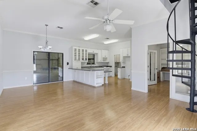 1025 Link Seguin, TX 78155