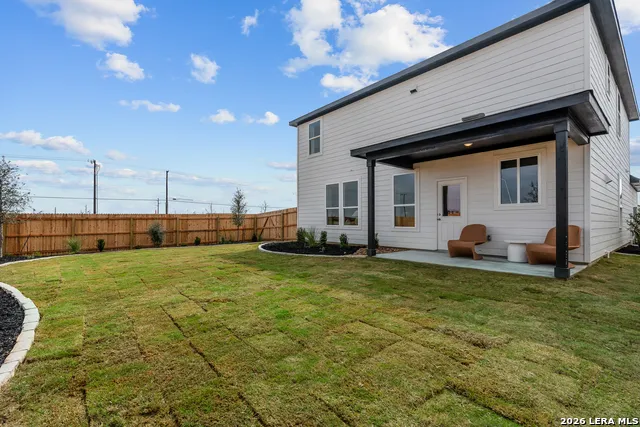 523 RAVEN ROW Marion, TX 78124