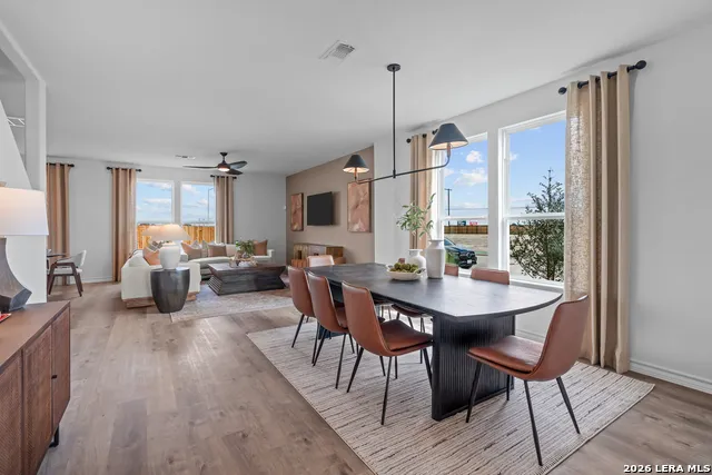 523 RAVEN ROW Marion, TX 78124