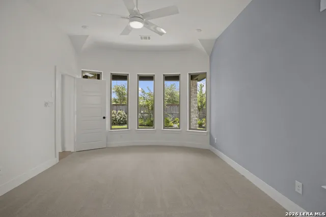 4956 Park Cape Marion, TX 78124