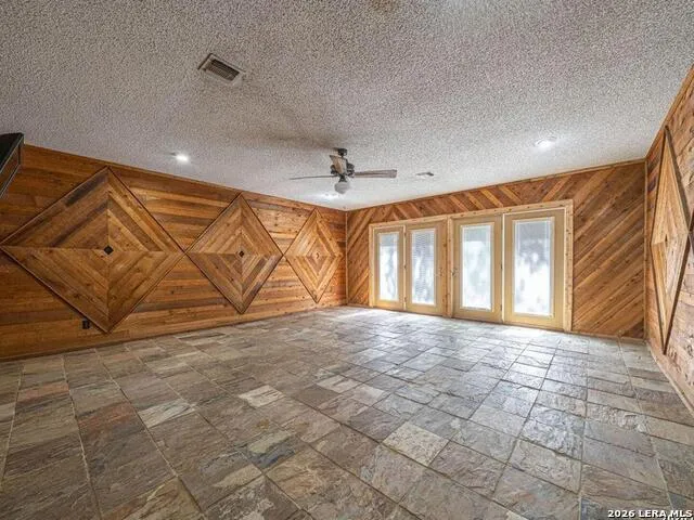 1935 E Fm 1518 St Hedwig, TX 78152