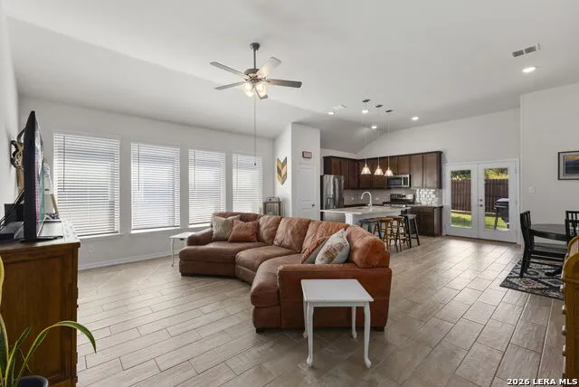 5802 Reagan Schertz, TX 78108