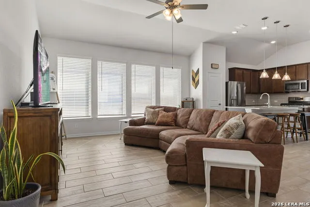 5802 Reagan Schertz, TX 78108