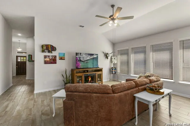 5802 Reagan Schertz, TX 78108
