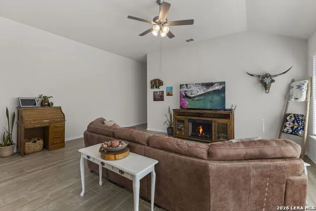 5802 Reagan Schertz, TX 78108