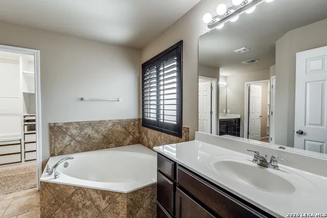 333 Atalaya Cibolo, TX 78108