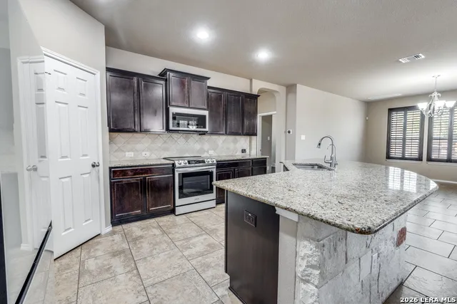 333 Atalaya Cibolo, TX 78108