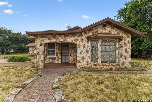 149 S Woodlawn St Pearsall, TX 78061