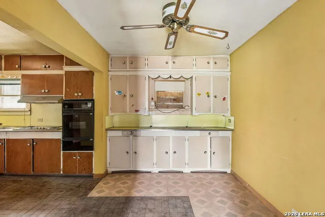 149 S Woodlawn St Pearsall, TX 78061
