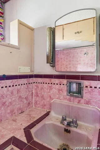 149 S Woodlawn St Pearsall, TX 78061