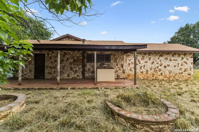 149 S Woodlawn St Pearsall, TX 78061