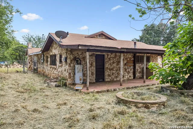 149 S Woodlawn St Pearsall, TX 78061