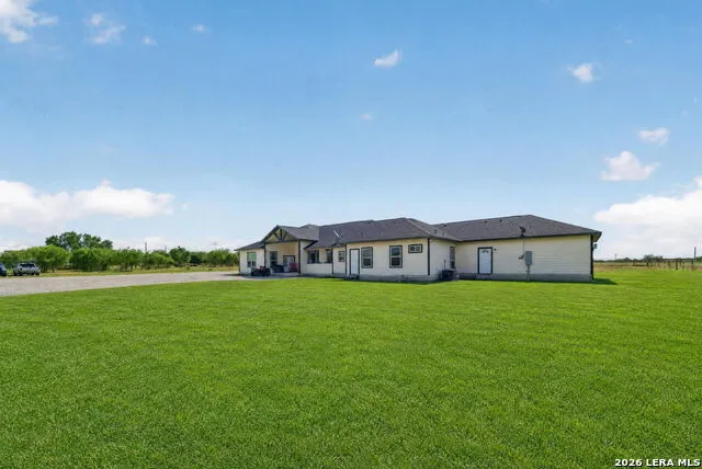 14315 Quesenberry Rd Von Ormy, TX 78073