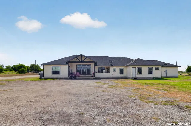 14315 Quesenberry Rd Von Ormy, TX 78073