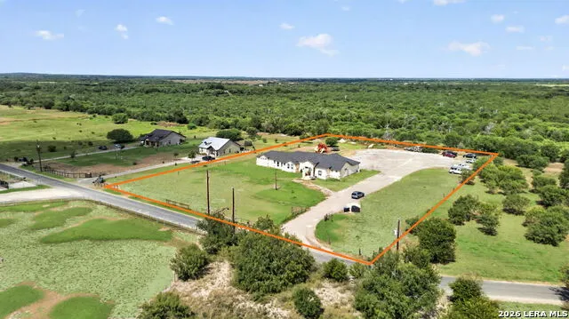 14315 Quesenberry Rd Von Ormy, TX 78073