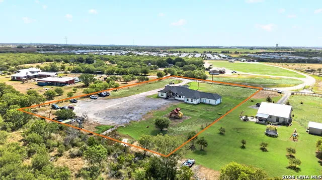 14315 Quesenberry Rd Von Ormy, TX 78073