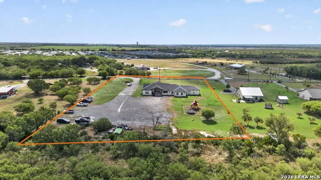 14315 Quesenberry Rd Von Ormy, TX 78073