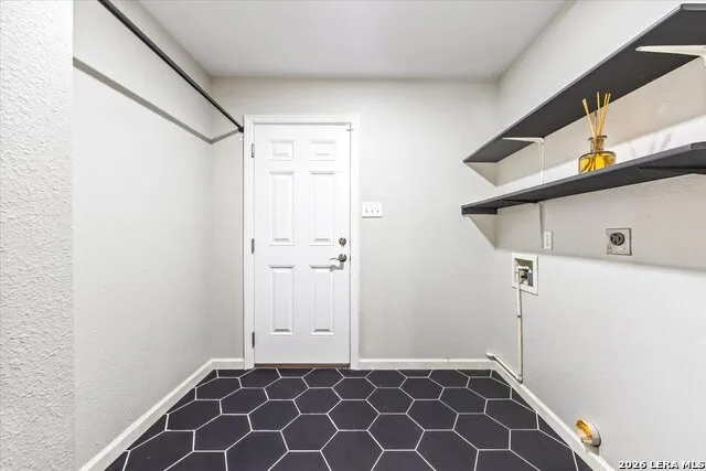 8502 Park Olympia Universal City, TX 78148
