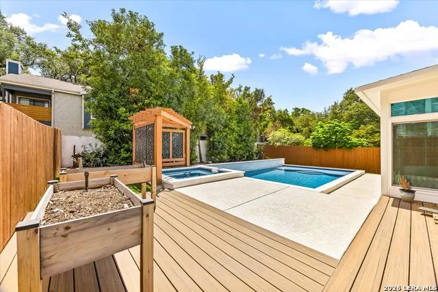 8502 Park Olympia Universal City, TX 78148