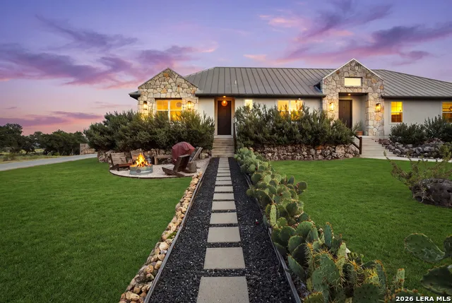 103 CASCADA PT Spring Branch, TX 78070