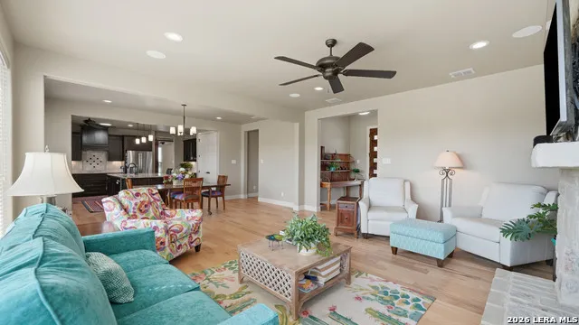 263 TRIPLE R DR La Vernia, TX 78121