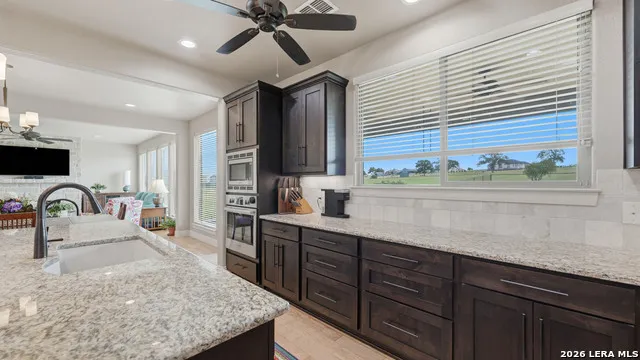 263 TRIPLE R DR La Vernia, TX 78121