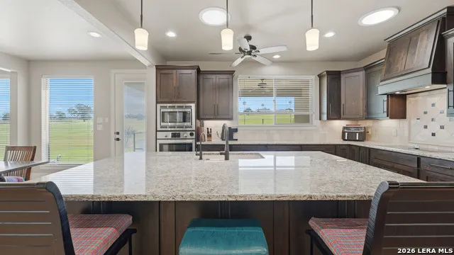 263 TRIPLE R DR La Vernia, TX 78121