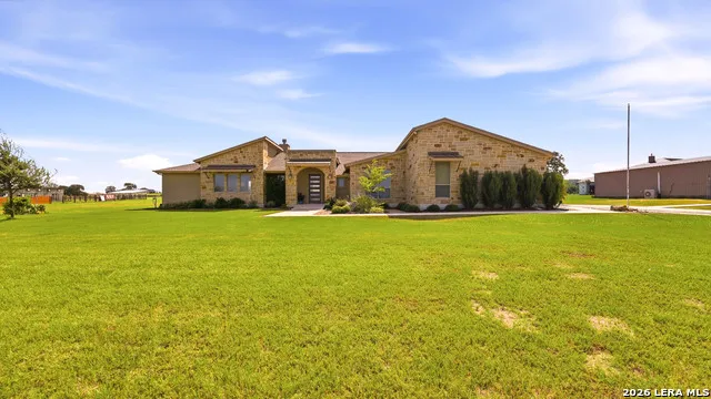 263 TRIPLE R DR La Vernia, TX 78121