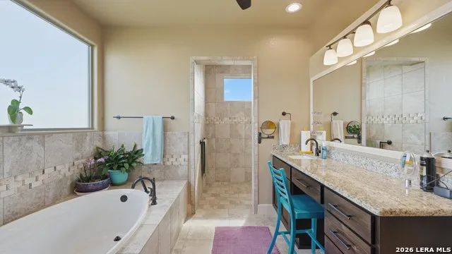 263 TRIPLE R DR La Vernia, TX 78121