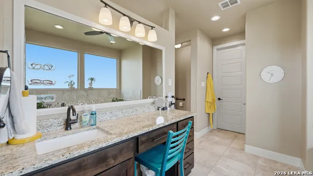 263 TRIPLE R DR La Vernia, TX 78121
