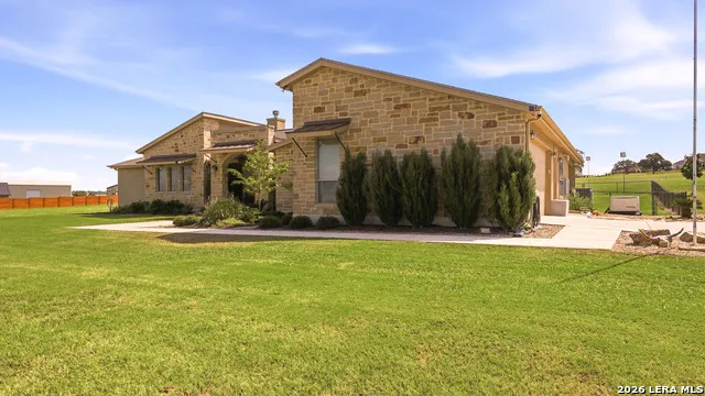263 TRIPLE R DR La Vernia, TX 78121